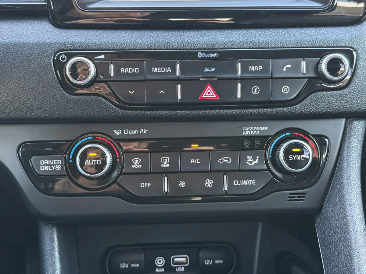1.6 GDi Hybrid First Edition Trekhaak Camera Carplay Cruise Lane assist