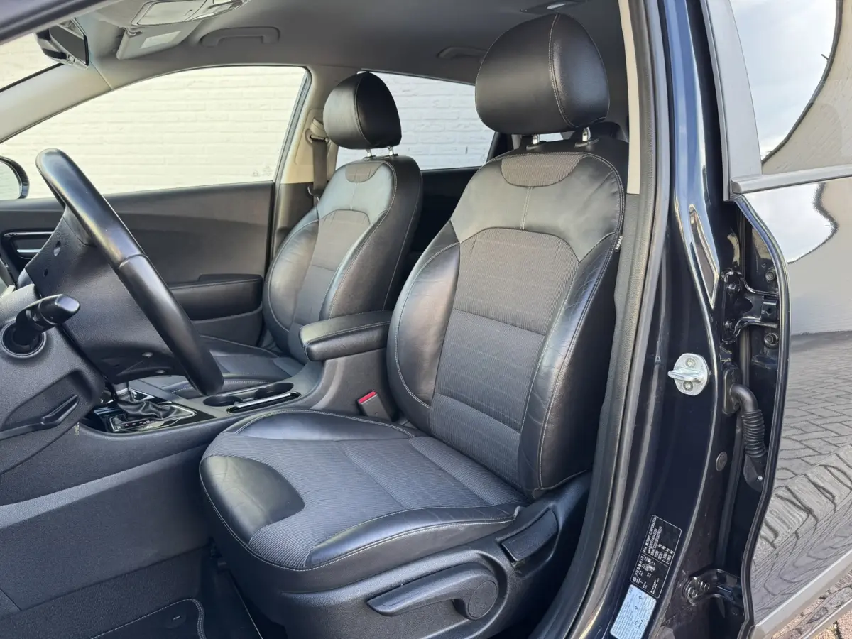 1.6 GDi Hybrid First Edition Trekhaak Camera Carplay Cruise Lane assist