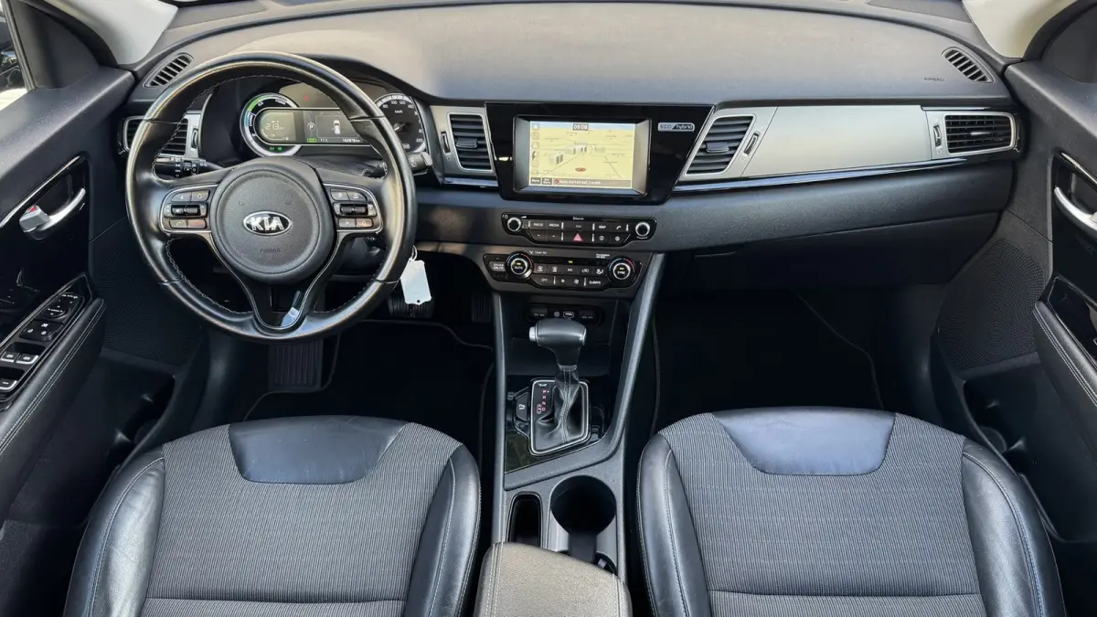1.6 GDi Hybrid First Edition Trekhaak Camera Carplay Cruise Lane assist