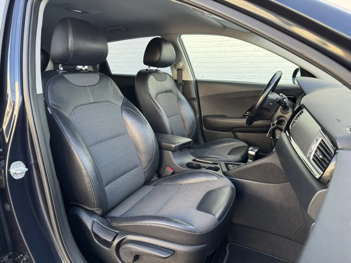 1.6 GDi Hybrid First Edition Trekhaak Camera Carplay Cruise Lane assist