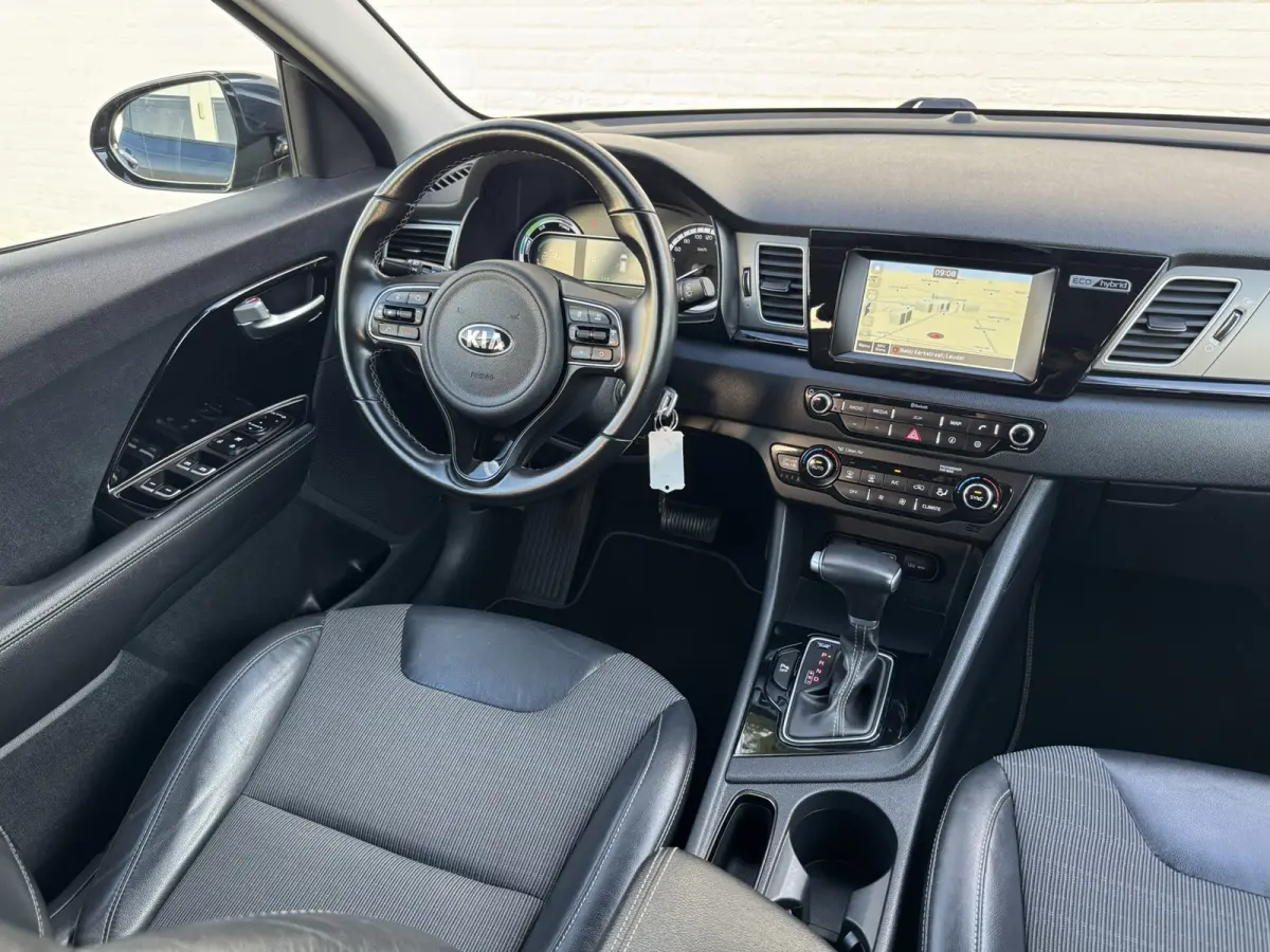 1.6 GDi Hybrid First Edition Trekhaak Camera Carplay Cruise Lane assist