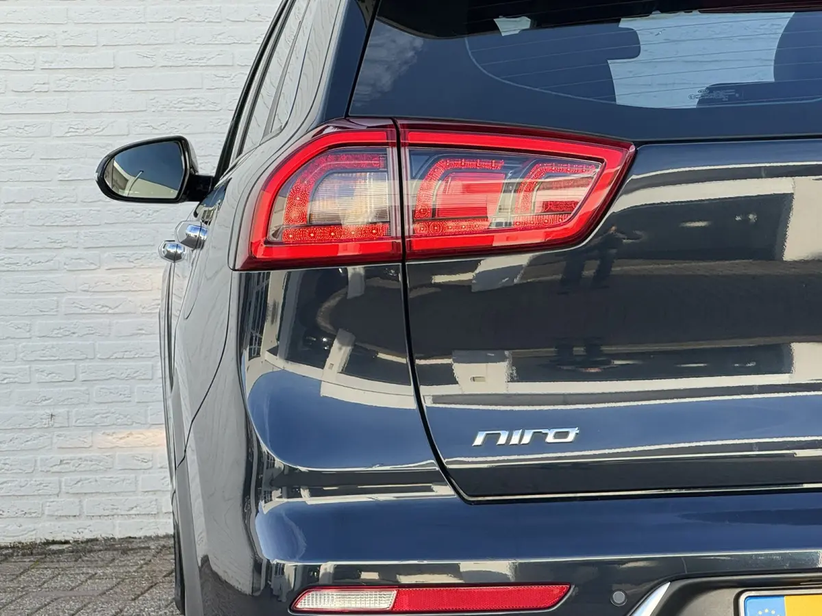 1.6 GDi Hybrid First Edition Trekhaak Camera Carplay Cruise Lane assist