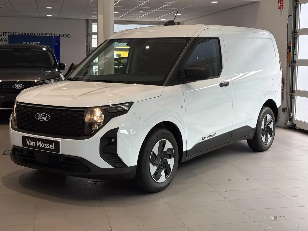 Trend 46kWh | Voorraad Voordeel! | Camera |  12" Infotainment touchscreen met SYNC4,  Bluetooth, DAB, Apple Carplay en Android Auto | 44L Frunk | Led laadruimteverlichting
