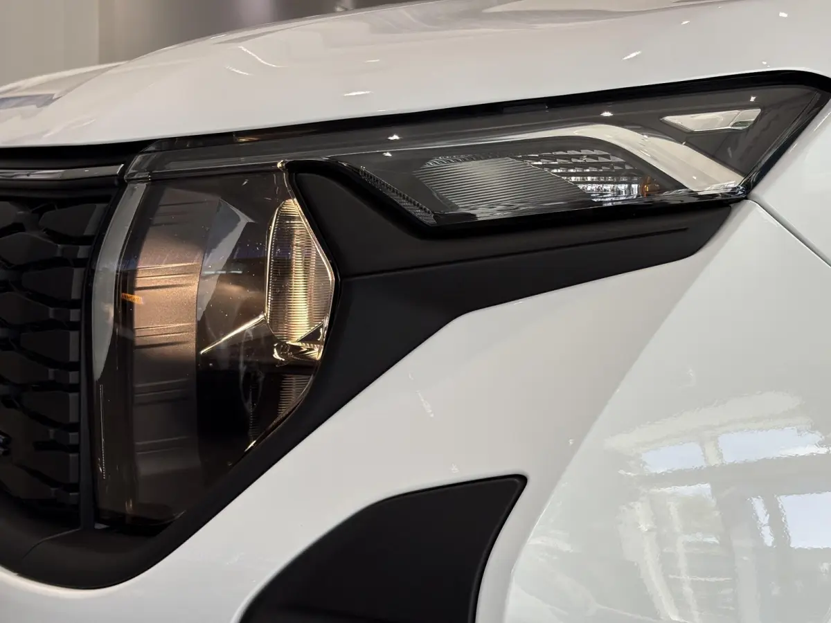 Trend 46kWh | Voorraad Voordeel! | Camera |  12" Infotainment touchscreen met SYNC4,  Bluetooth, DAB, Apple Carplay en Android Auto | 44L Frunk | Led laadruimteverlichting