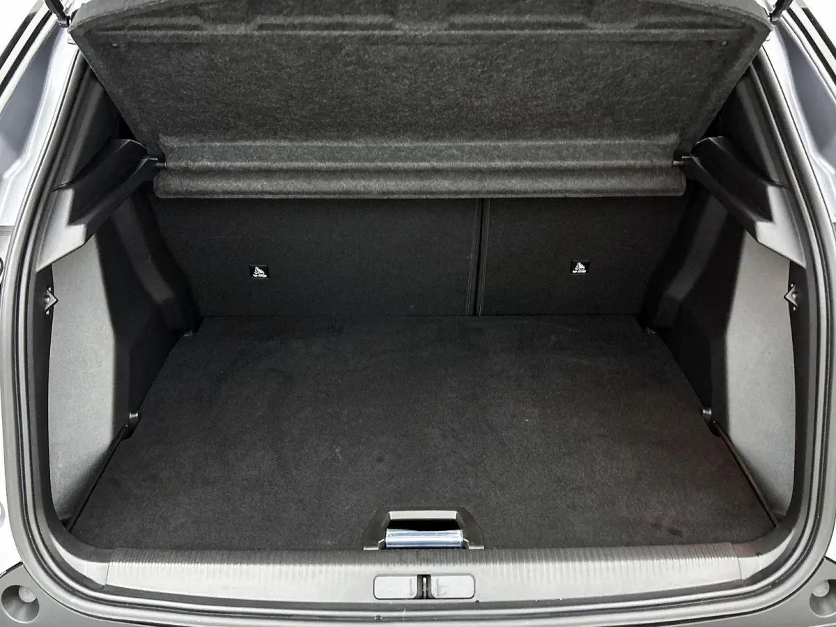 SUV EV Allure Avantage 54 kWh 156pk | Accu 98% | Lage kilometerstand! | 406km WLTP Actieradius | Navigatie | 360° Camera | Climate Control | Adaptieve Cruise Control | Parkeersensoren v+a |