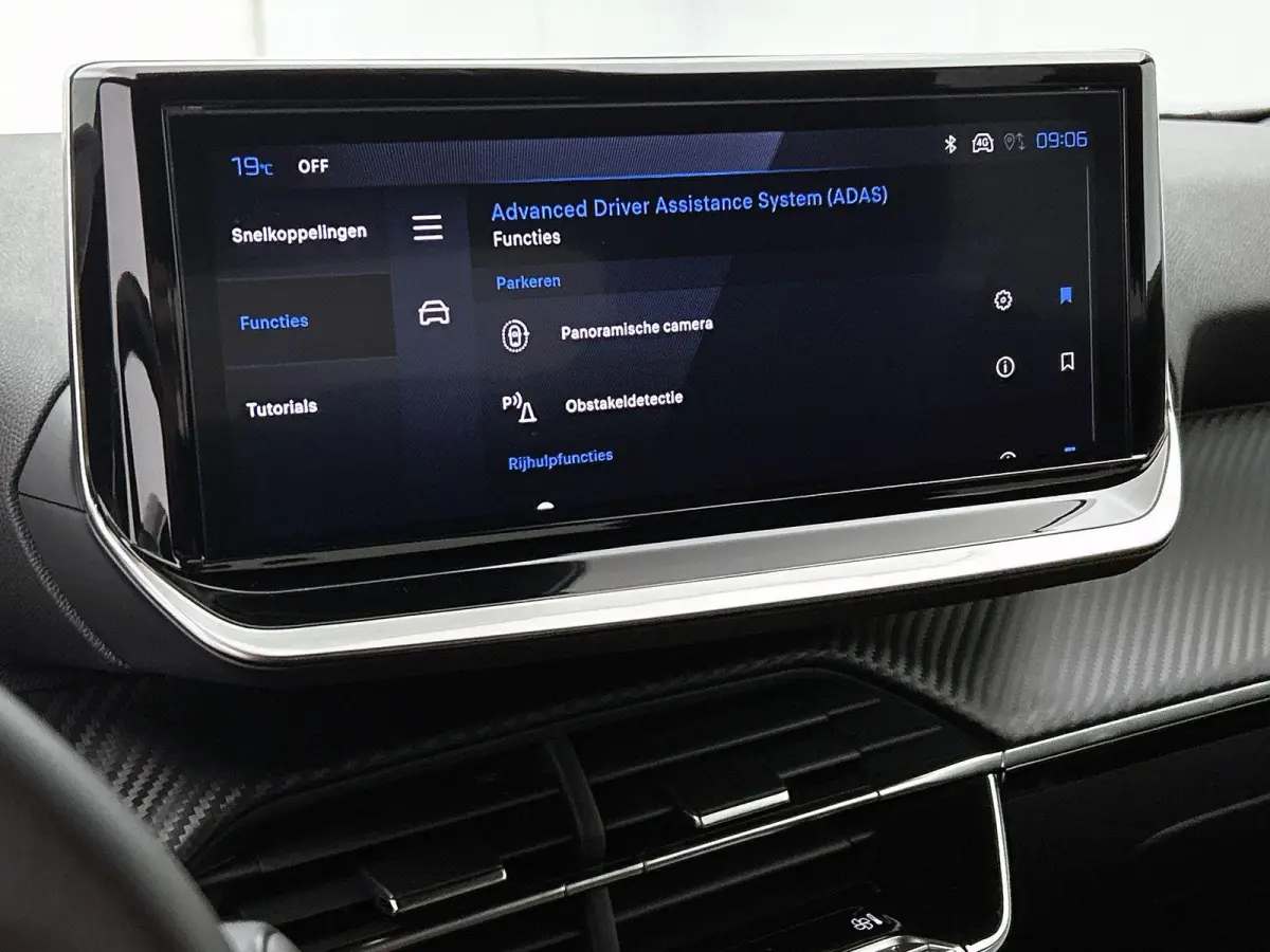 SUV EV Allure Avantage 54 kWh 156pk | Accu 98% | Lage kilometerstand! | 406km WLTP Actieradius | Navigatie | 360° Camera | Climate Control | Adaptieve Cruise Control | Parkeersensoren v+a |