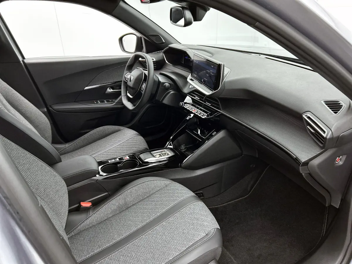 SUV EV Allure Avantage 54 kWh 156pk | Accu 98% | Lage kilometerstand! | 406km WLTP Actieradius | Navigatie | 360° Camera | Climate Control | Adaptieve Cruise Control | Parkeersensoren v+a |