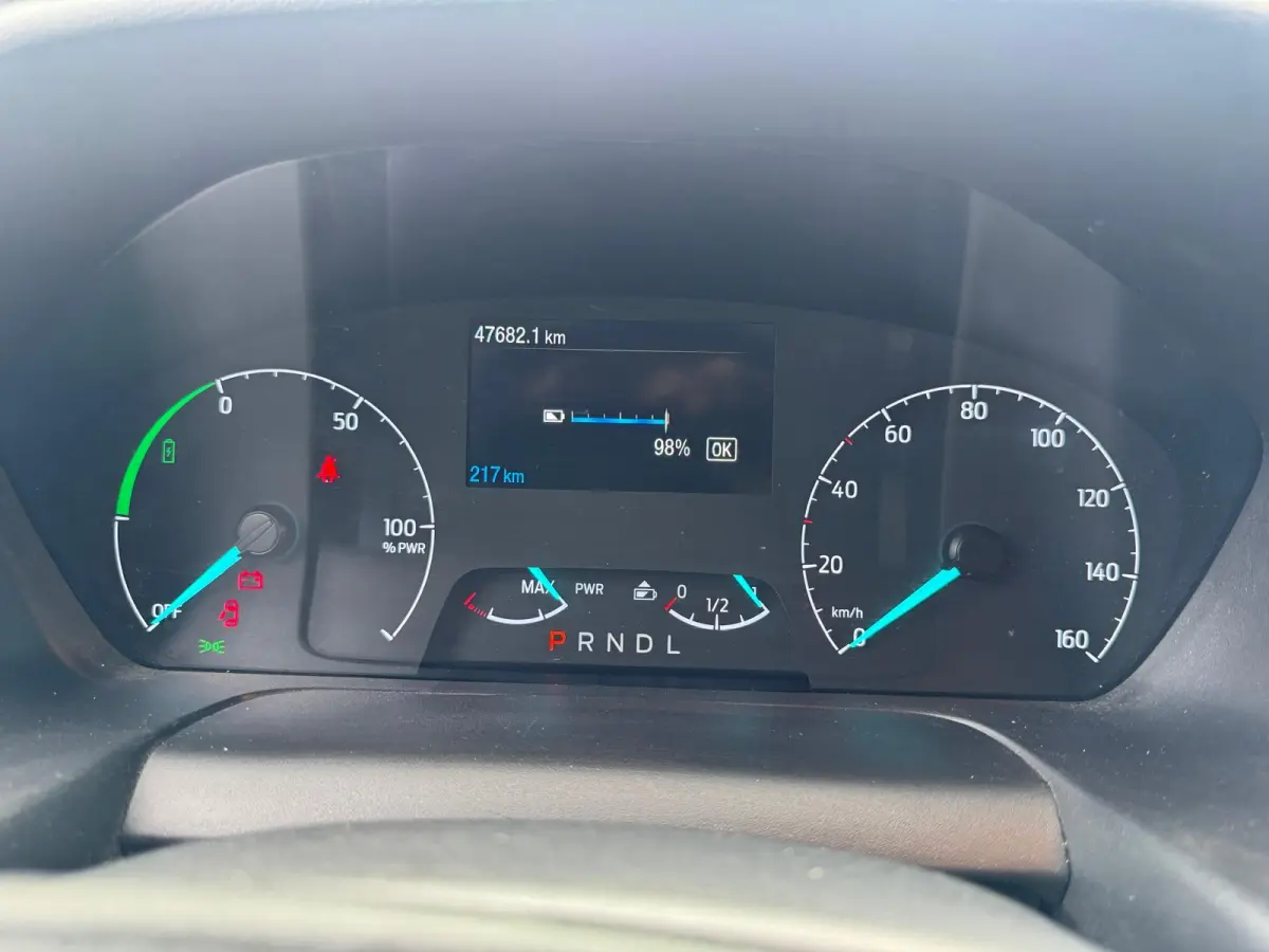 350 L4H3 Trend 68 kWh 184PK | Camera | Carplay |