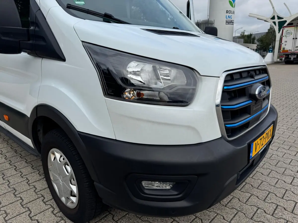 350 L4H3 Trend 68 kWh 184PK | Camera | Carplay |