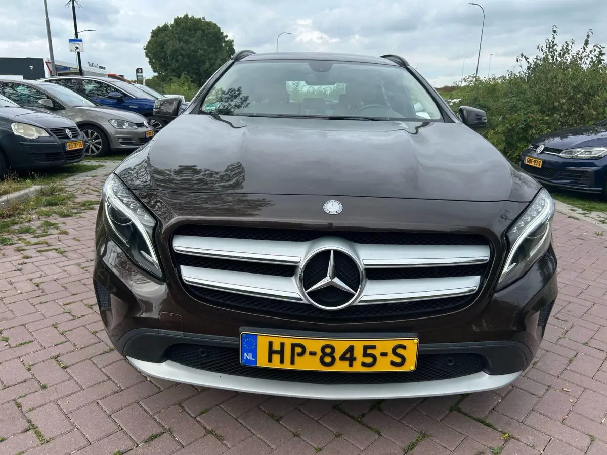 200 Ambition VERWACHT !! | AUTOMAAT | TREKHAAK | LEDER | NAVIGATIE | STOELVERWARMING | AIRCO | RADIO | PDC | CAMERA | 12 MAANDEN BOVAG GARANTIE |