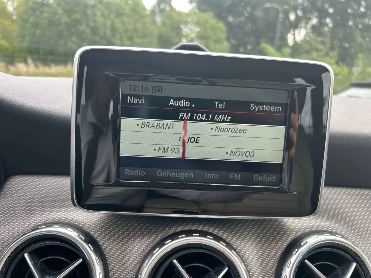 200 Ambition VERWACHT !! | AUTOMAAT | TREKHAAK | LEDER | NAVIGATIE | STOELVERWARMING | AIRCO | RADIO | PDC | CAMERA | 12 MAANDEN BOVAG GARANTIE |