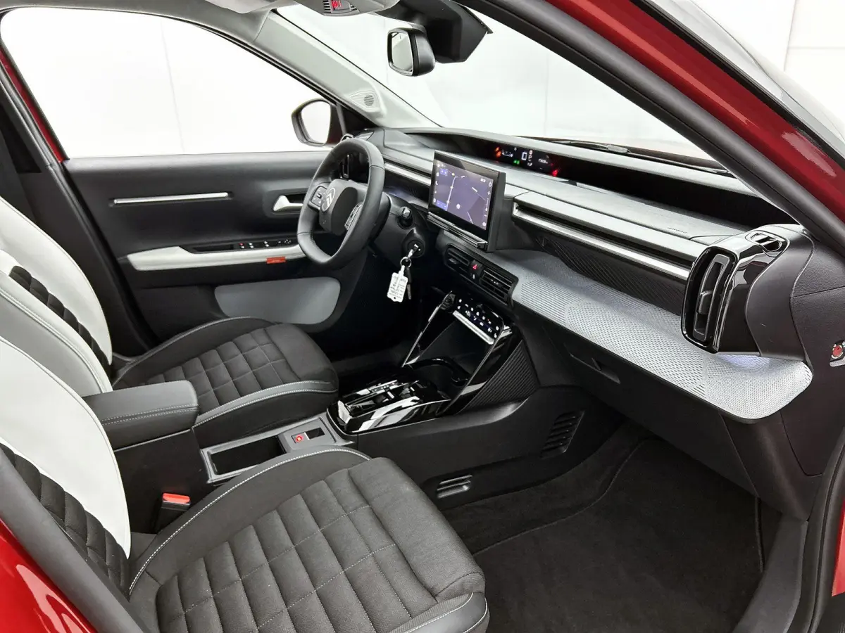 SUV Max Hybrid 145pk Automaat | Navigatie | Achteruitrijcamera | Winterpakket | Climate Control | Cruise Control | Parkeersensoren v+a | Dodehoeksensor | Bluetooth | Draadloze Apple Carplay 