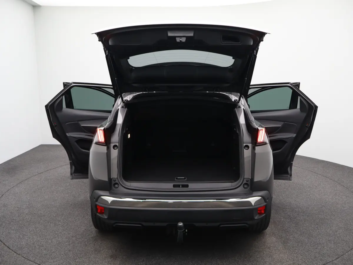 1.6 HYbrid 225 Allure Pack Business Camera | Climate Control | Cruise Control | Navigatie | Parkeersensoren Voor en Achter | Dodehoekbewaking | Half Leder | 18" Lichtmetalen Velgen