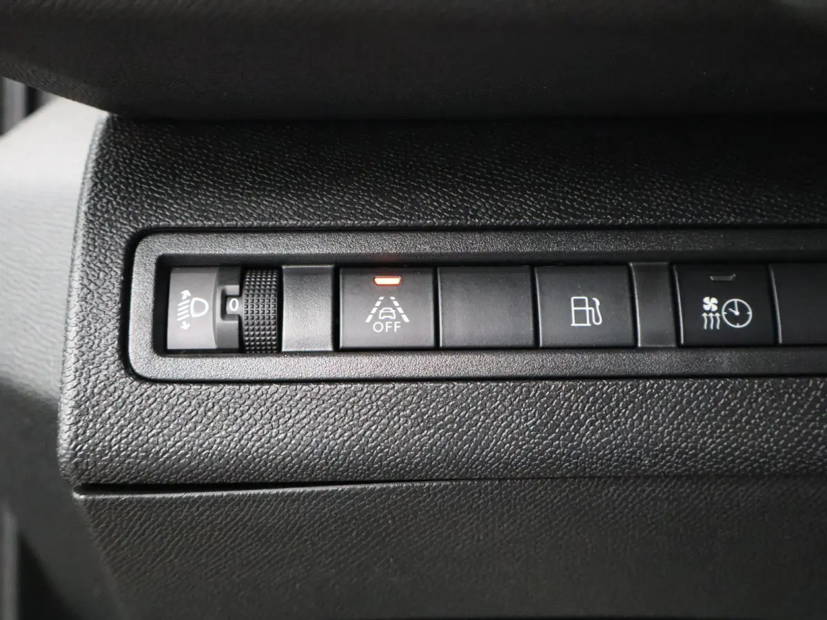 1.6 HYbrid 225 Allure Pack Business Camera | Climate Control | Cruise Control | Navigatie | Parkeersensoren Voor en Achter | Dodehoekbewaking | Half Leder | 18" Lichtmetalen Velgen