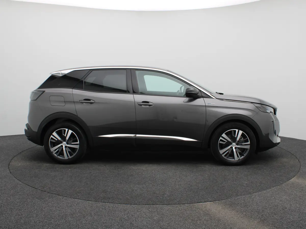 1.6 HYbrid 225 Allure Pack Business Camera | Climate Control | Cruise Control | Navigatie | Parkeersensoren Voor en Achter | Dodehoekbewaking | Half Leder | 18" Lichtmetalen Velgen