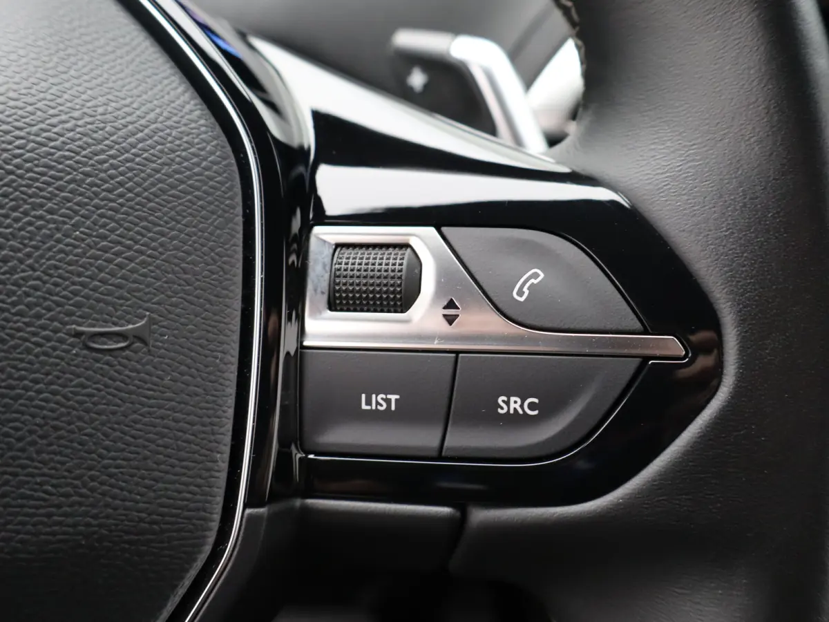 1.6 HYbrid 225 Allure Pack Business Camera | Climate Control | Cruise Control | Navigatie | Parkeersensoren Voor en Achter | Dodehoekbewaking | Half Leder | 18" Lichtmetalen Velgen