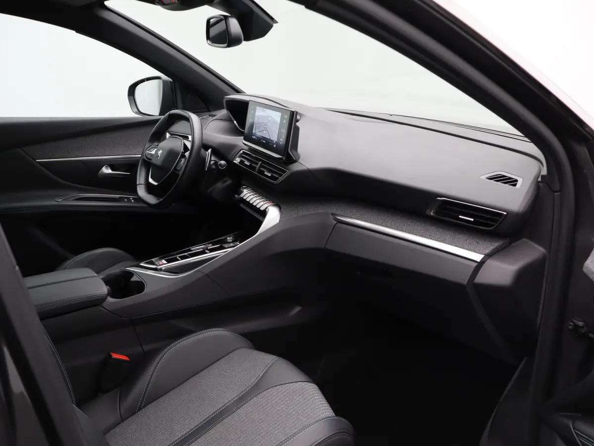 1.6 HYbrid 225 Allure Pack Business Camera | Climate Control | Cruise Control | Navigatie | Parkeersensoren Voor en Achter | Dodehoekbewaking | Half Leder | 18" Lichtmetalen Velgen