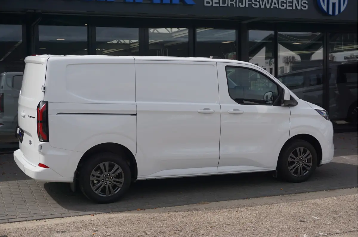 320S 218PK 71KWH Limited Elektrisch AUT BPM VRIJ!! Apple CP / Android A, LED, 17" LM!! NR. EC02