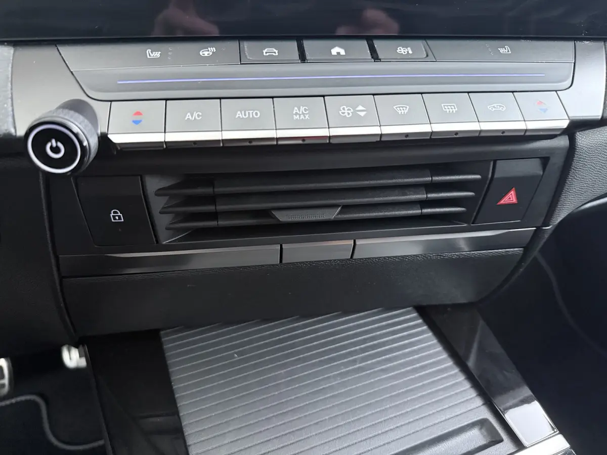 1.2 Turbo GS Trekhaak | All-seasons | Apple Carplay/Android Auto|telefoonintegratie premium | Cruise control adaptief met Stop&Go | Electronic climate controle