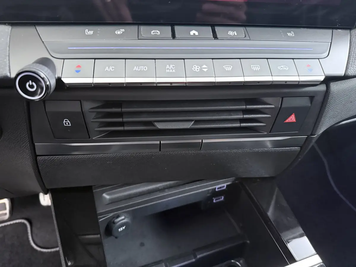 1.2 Turbo GS Trekhaak | All-seasons | Apple Carplay/Android Auto|telefoonintegratie premium | Cruise control adaptief met Stop&Go | Electronic climate controle