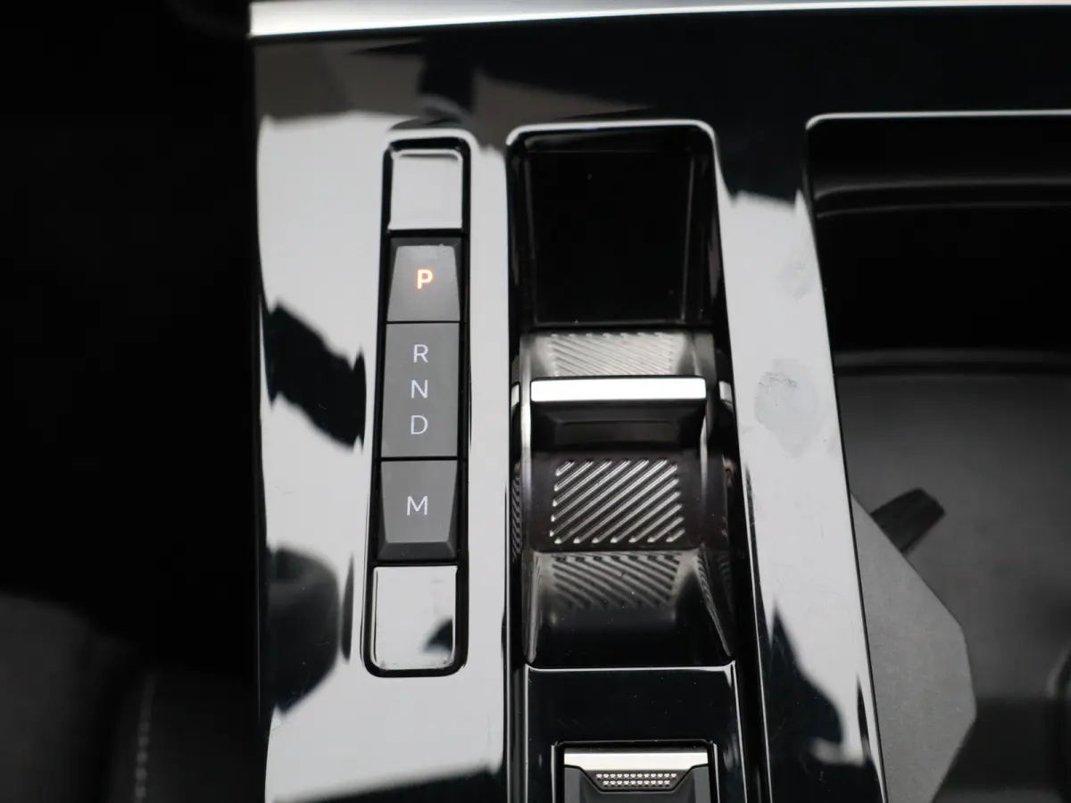 1.2 Turbo GS Trekhaak | All-seasons | Apple Carplay/Android Auto|telefoonintegratie premium | Cruise control adaptief met Stop&Go | Electronic climate controle