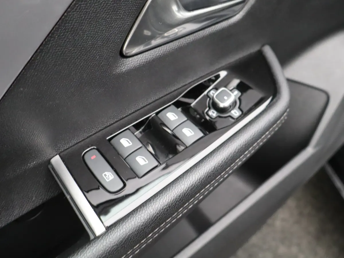 1.2 Turbo GS Trekhaak | All-seasons | Apple Carplay/Android Auto|telefoonintegratie premium | Cruise control adaptief met Stop&Go | Electronic climate controle
