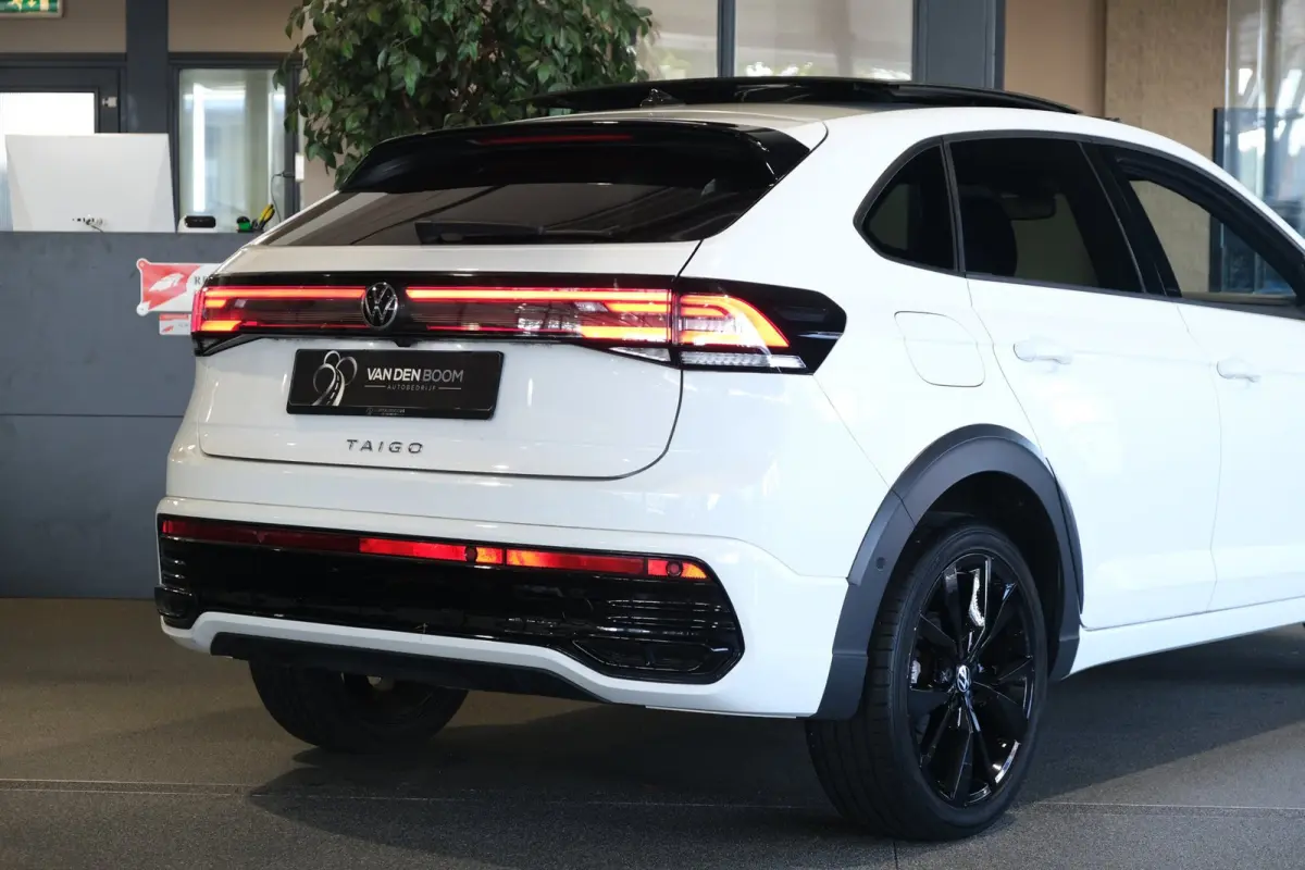 1.0 TSI 2x R-Line 110PK DSG Pano IQ Matrix Cam Navi ACC Virtual