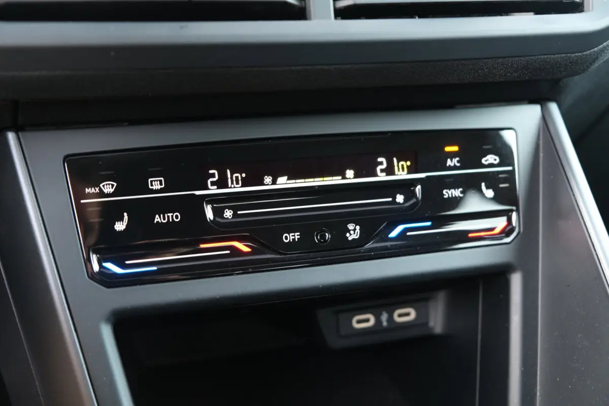 1.0 TSI 2x R-Line 110PK DSG Pano IQ Matrix Cam Navi ACC Virtual