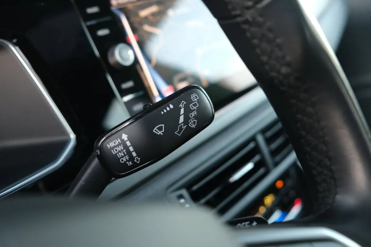 1.0 TSI 2x R-Line 110PK DSG Pano IQ Matrix Cam Navi ACC Virtual