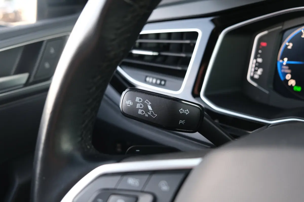 1.0 TSI 2x R-Line 110PK DSG Pano IQ Matrix Cam Navi ACC Virtual
