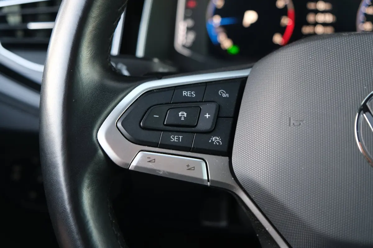 1.0 TSI 2x R-Line 110PK DSG Pano IQ Matrix Cam Navi ACC Virtual