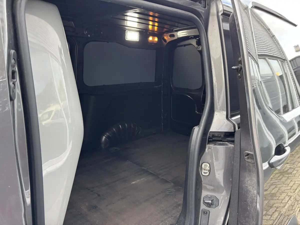 1.5 D-4D Live | Automaat | Apple Carplay | Parkeersensoren | Dubbele Schuifedur