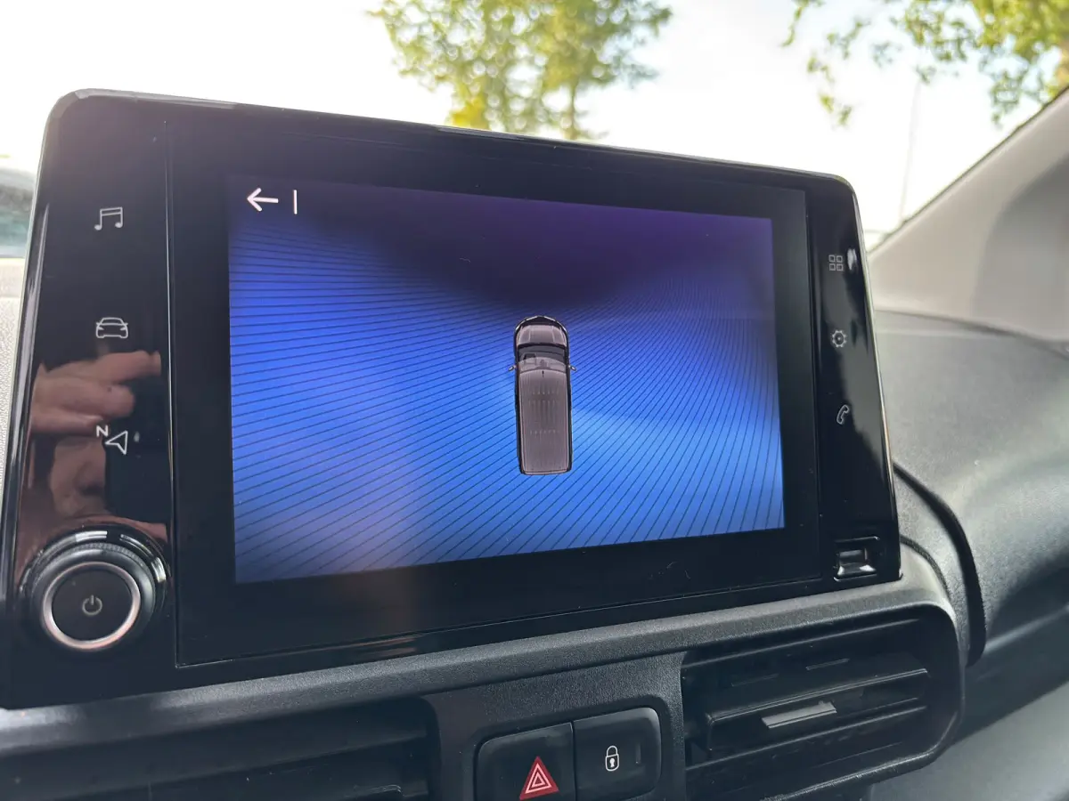 1.5 D-4D Live | Automaat | Apple Carplay | Parkeersensoren | Dubbele Schuifedur