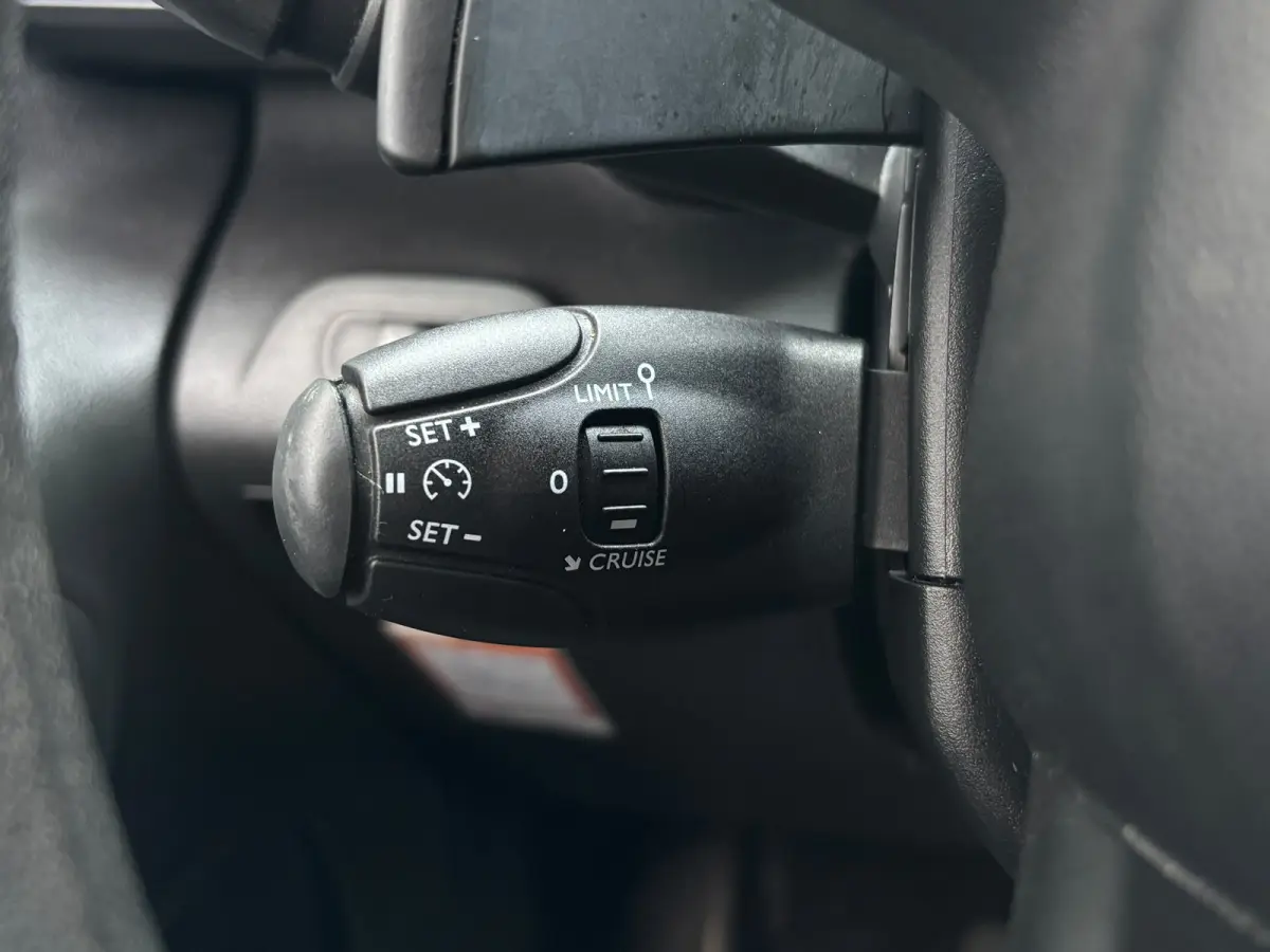 1.5 D-4D Live | Automaat | Apple Carplay | Parkeersensoren | Dubbele Schuifedur