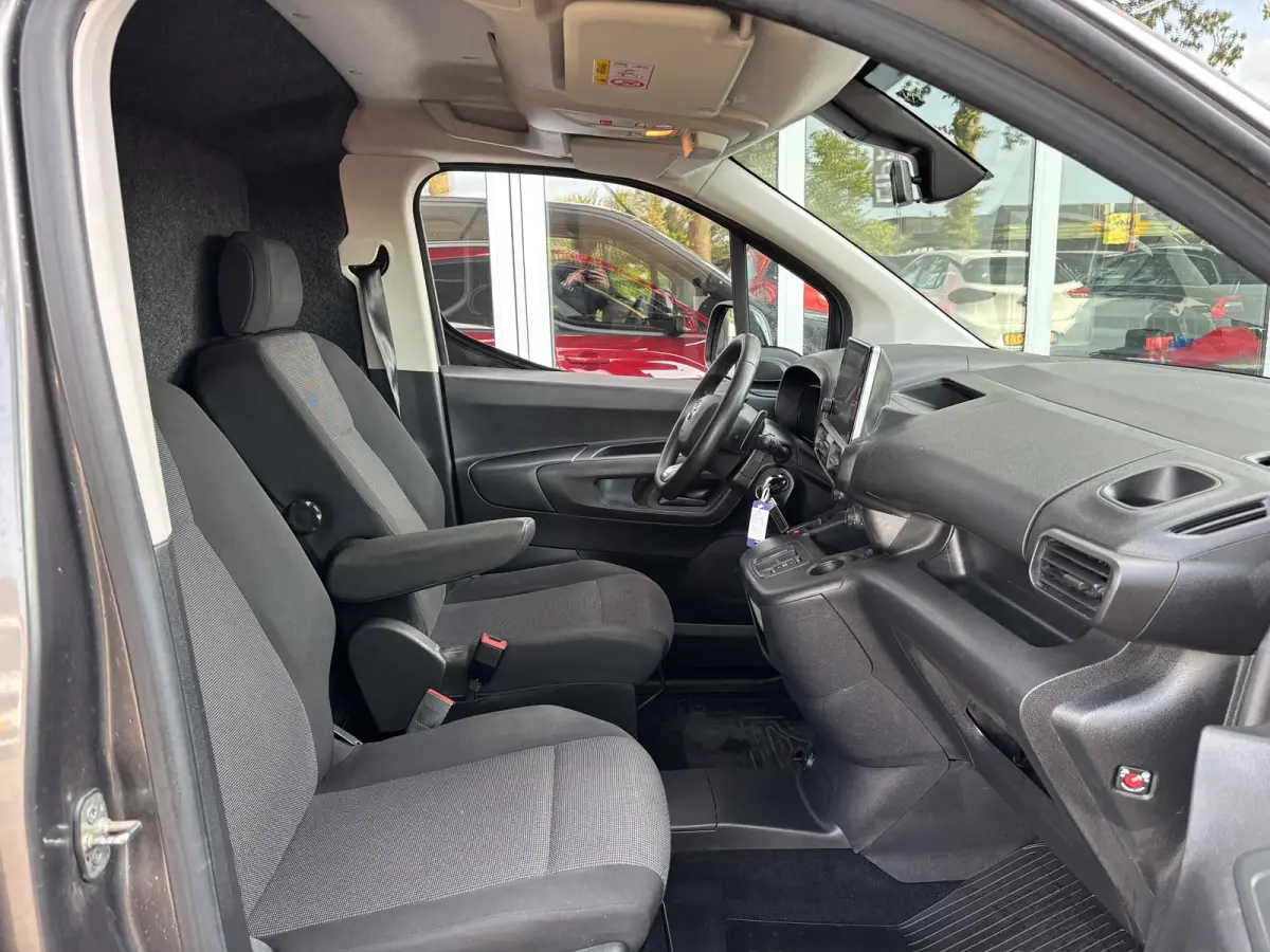 1.5 D-4D Live | Automaat | Apple Carplay | Parkeersensoren | Dubbele Schuifedur