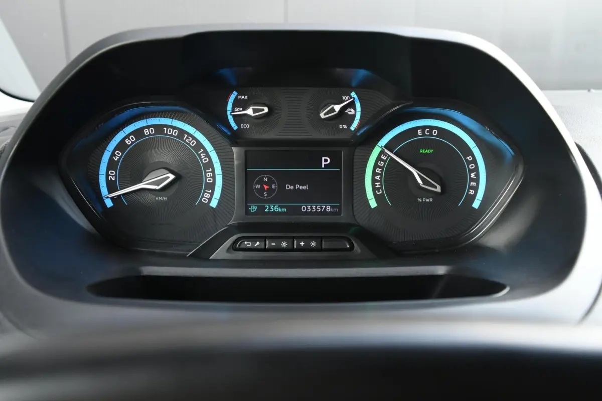 136 L2 50 kWh | SOH 100%