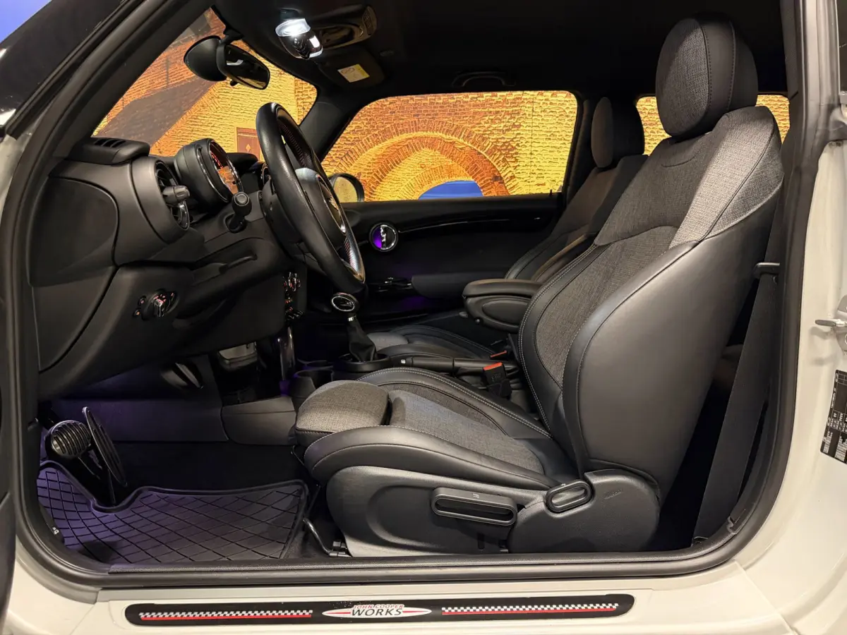 1.5 Chili Serious Business JCW Automaat Navi LED PDC