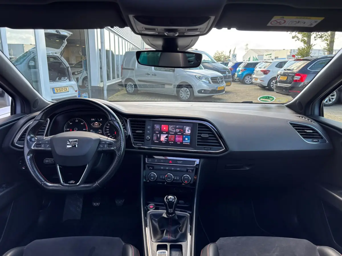 2.0 TDI FR Business Intense | Trekhaak | Pano | Apple Carplay | Sfeerverlichting