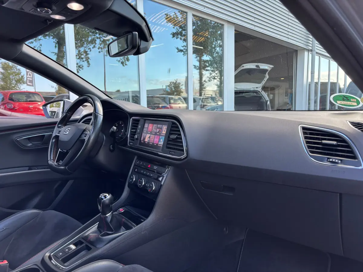 2.0 TDI FR Business Intense | Trekhaak | Pano | Apple Carplay | Sfeerverlichting