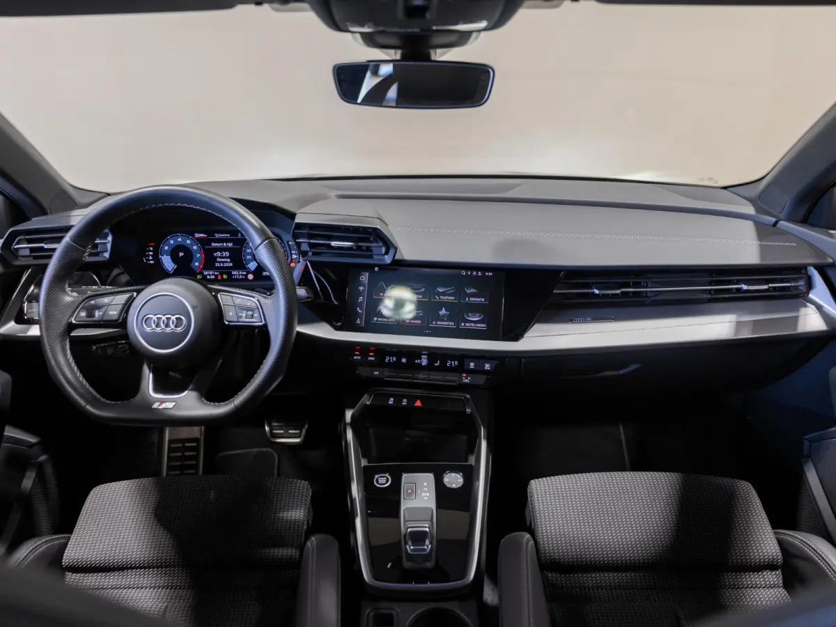 30 TFSI 2x S-Line edition / 110pk / Panorama dak / Trekhaak /
