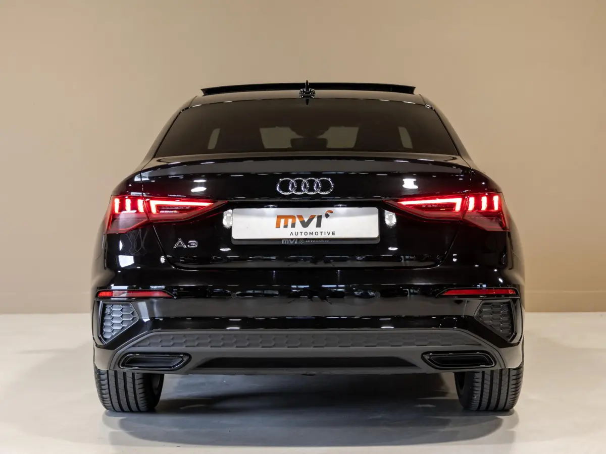 30 TFSI 2x S-Line edition / 110pk / Panorama dak / Trekhaak /
