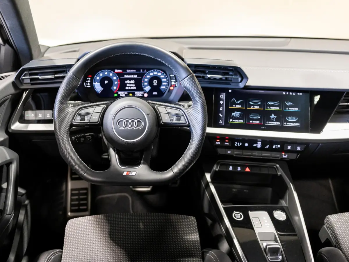 30 TFSI 2x S-Line edition / 110pk / Panorama dak / Trekhaak /