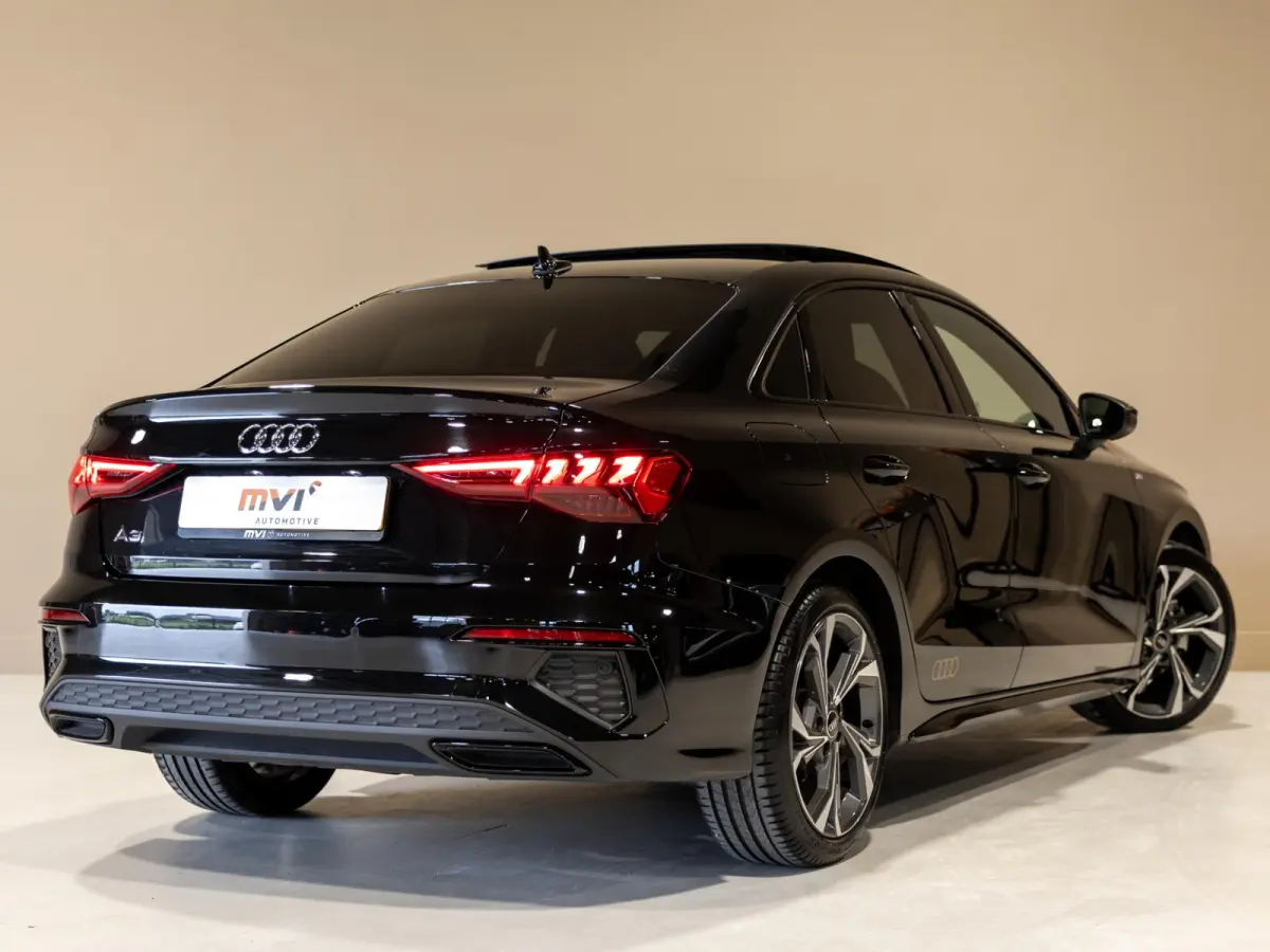 30 TFSI 2x S-Line edition / 110pk / Panorama dak / Trekhaak /