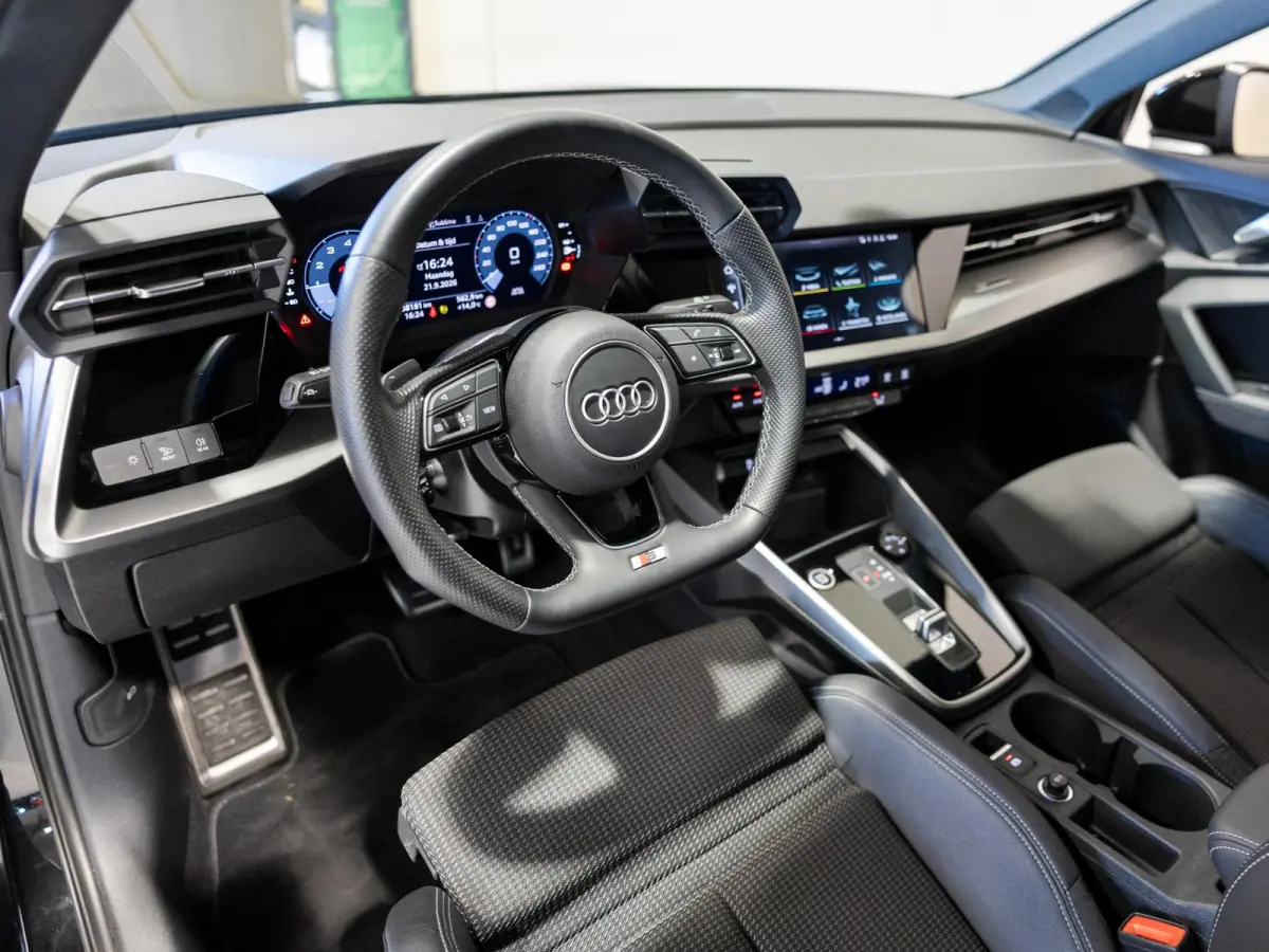 30 TFSI 2x S-Line edition / 110pk / Panorama dak / Trekhaak /