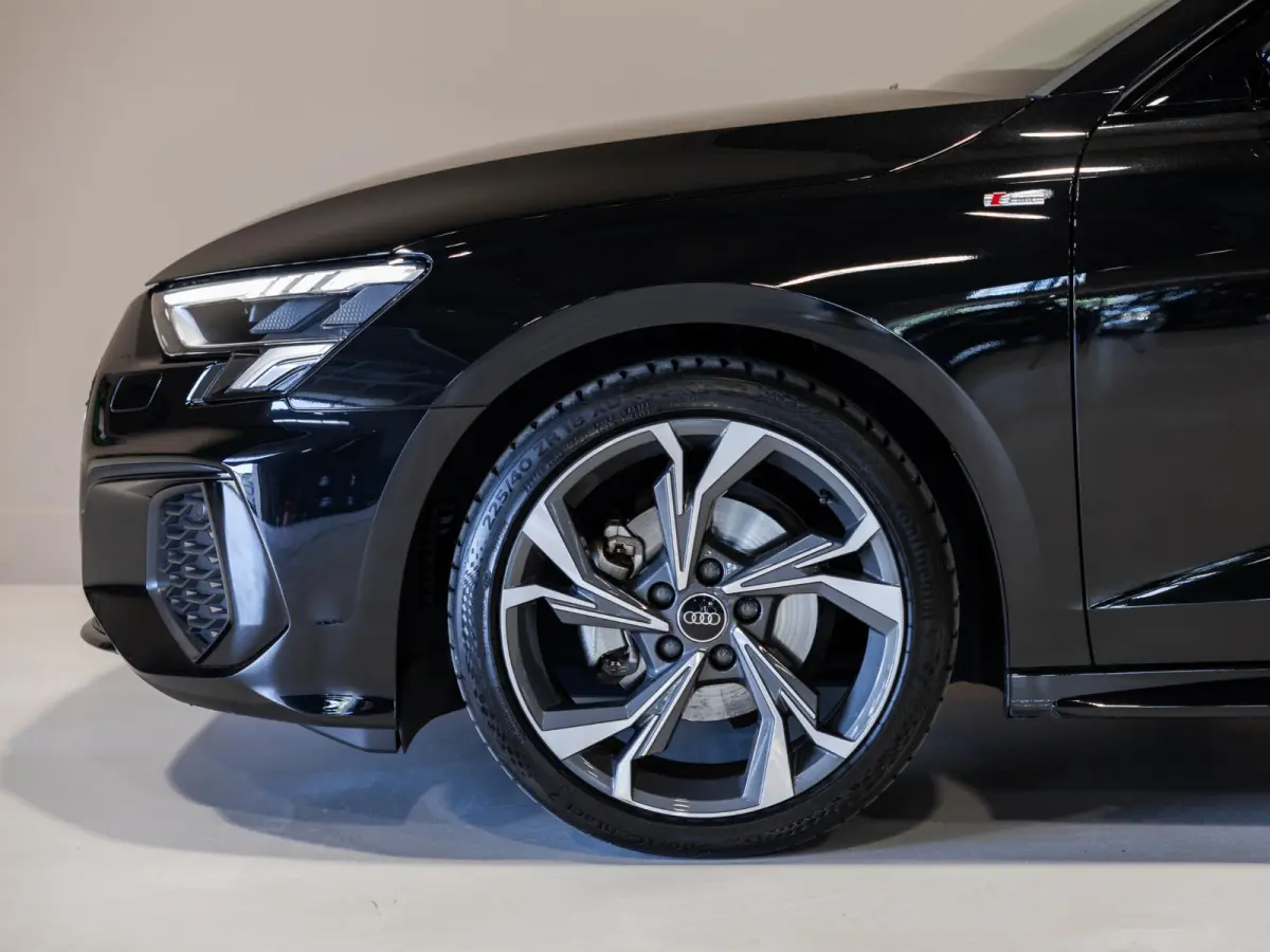30 TFSI 2x S-Line edition / 110pk / Panorama dak / Trekhaak /