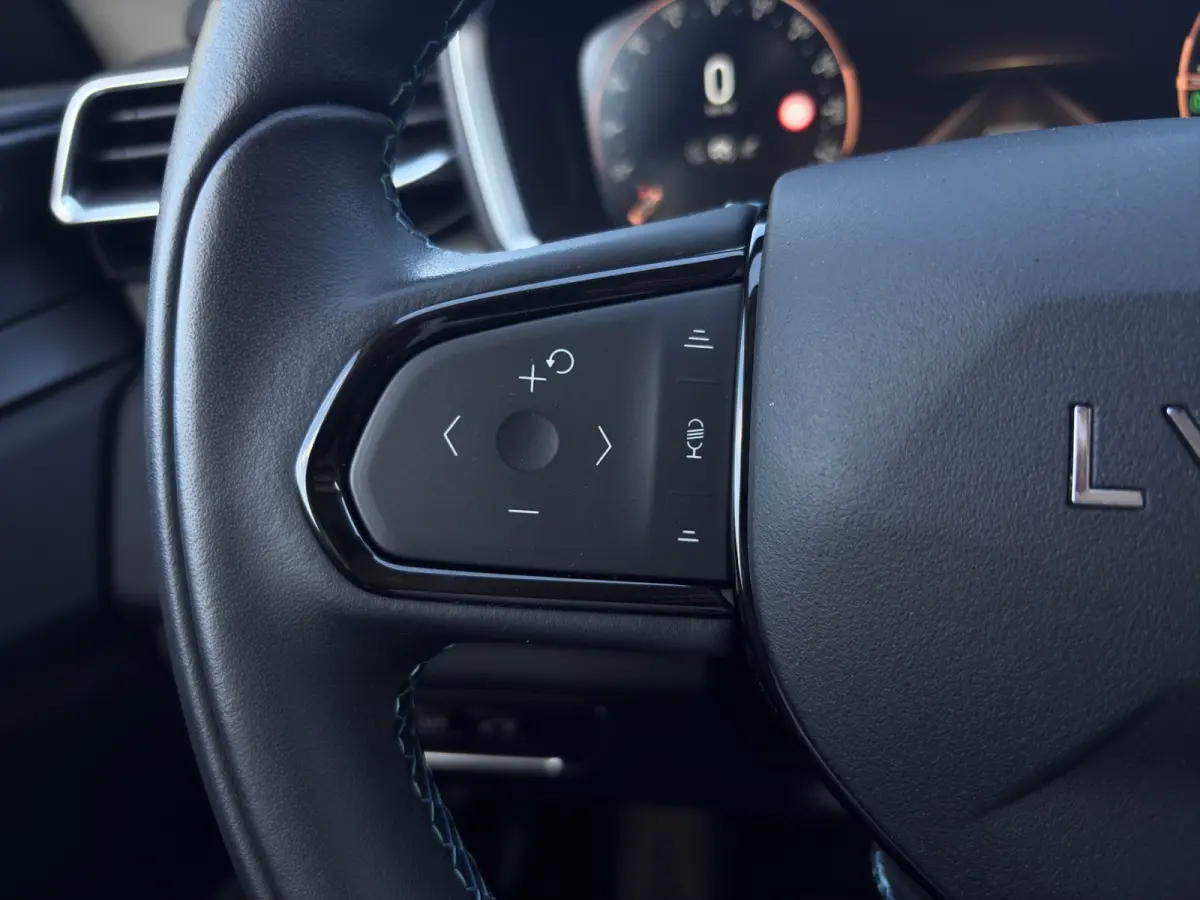 1.5 | BLIS | 360 Camera | Panoramadak | Keyless Start / Entry | Voorstoelen Verwarmd |