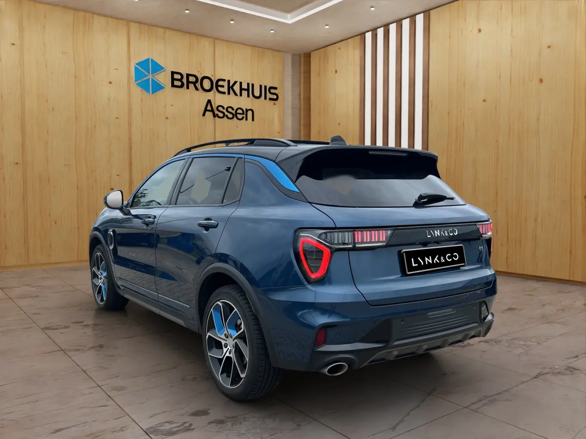 1.5 | BLIS | 360 Camera | Panoramadak | Keyless Start / Entry | Voorstoelen Verwarmd |