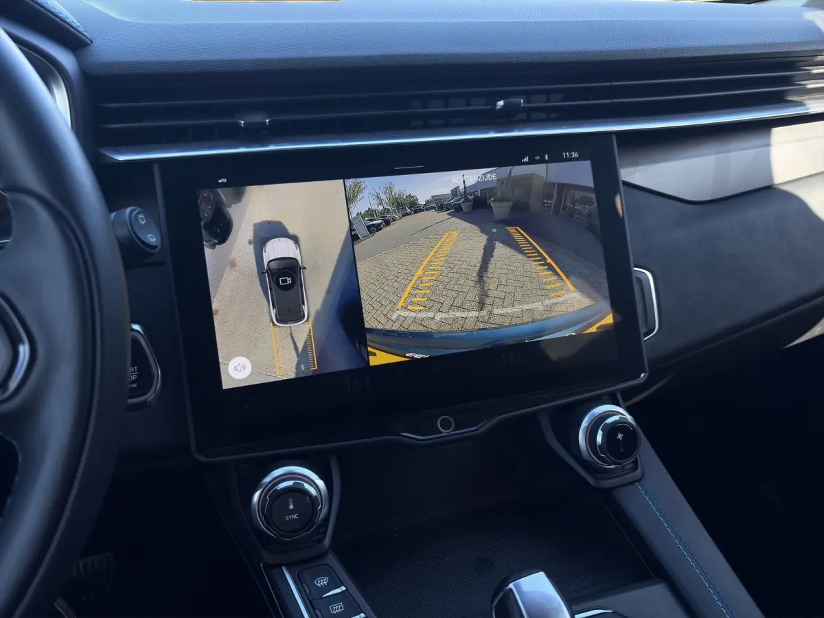 1.5 | BLIS | 360 Camera | Panoramadak | Keyless Start / Entry | Voorstoelen Verwarmd |