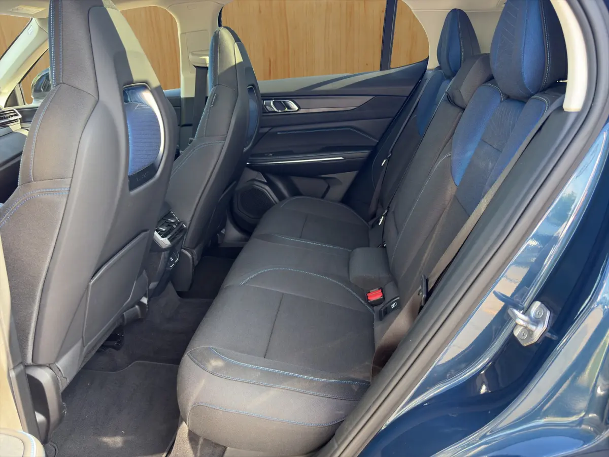 1.5 | BLIS | 360 Camera | Panoramadak | Keyless Start / Entry | Voorstoelen Verwarmd |
