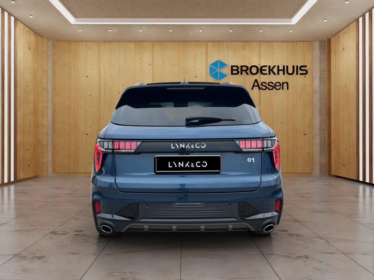 1.5 | BLIS | 360 Camera | Panoramadak | Keyless Start / Entry | Voorstoelen Verwarmd |